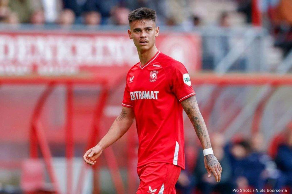 Transfer bek Timnas Indonesia, Mees Hilgers menjadi sorotan setelah adanya perbedaan pernyataan antara pihak klub dan agen sang pemain.