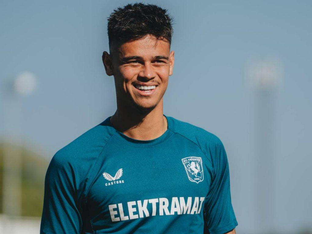 Peluang Mees Hilgers untuk tetap bermain bersama FC Twente di awal musim ini sepertinya sudah mulai tertutup.