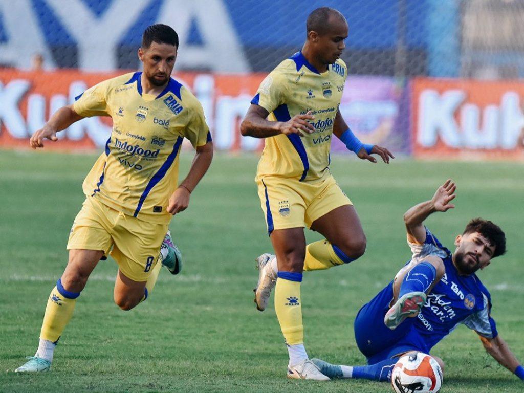 Duel dua kampiun musim lalu PSIM Yogyakarta kontra Persib Bandung pada pekan ketiga Super League 2025/26 berakhir imbang 1-1.