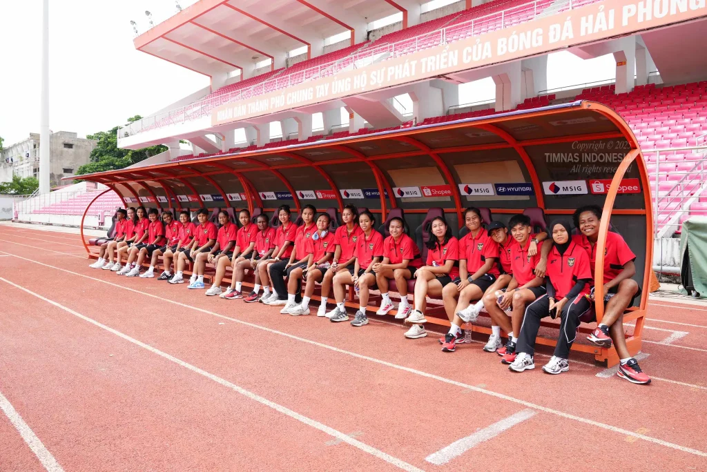 Sebagai penutup persiapan menjelang Piala AFF Putri 2025, Timnas Putri Indonesia mengadakan sesi familiarisasi di Stadion Lach Tray.