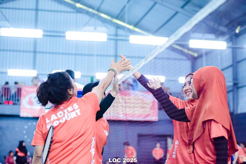 Sebuah gebrakan luar biasa terjadi di dunia bulutangkis Indonesia setelah dua wanita visioner membuat turnamen bertemakan Ladies On Court.